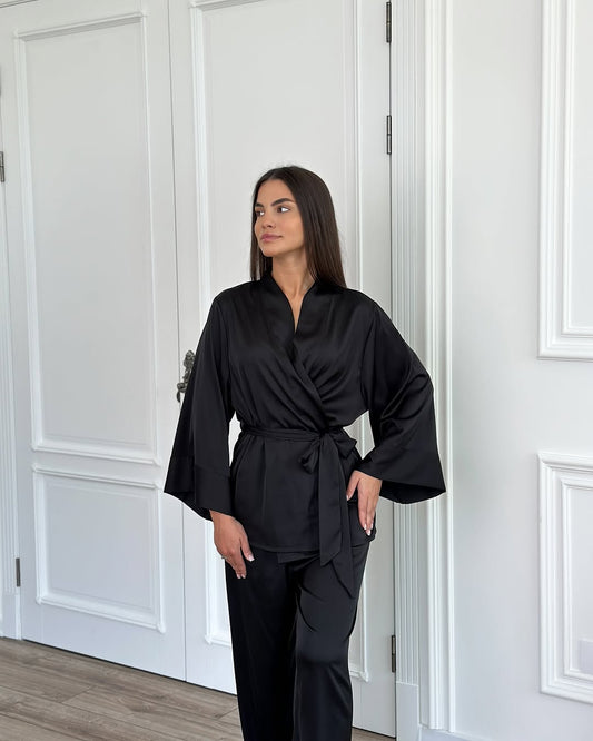 فيلورا ( موديل كوري بيجامة ساتان فخمة بإحساس ناعم وأناقة راقية